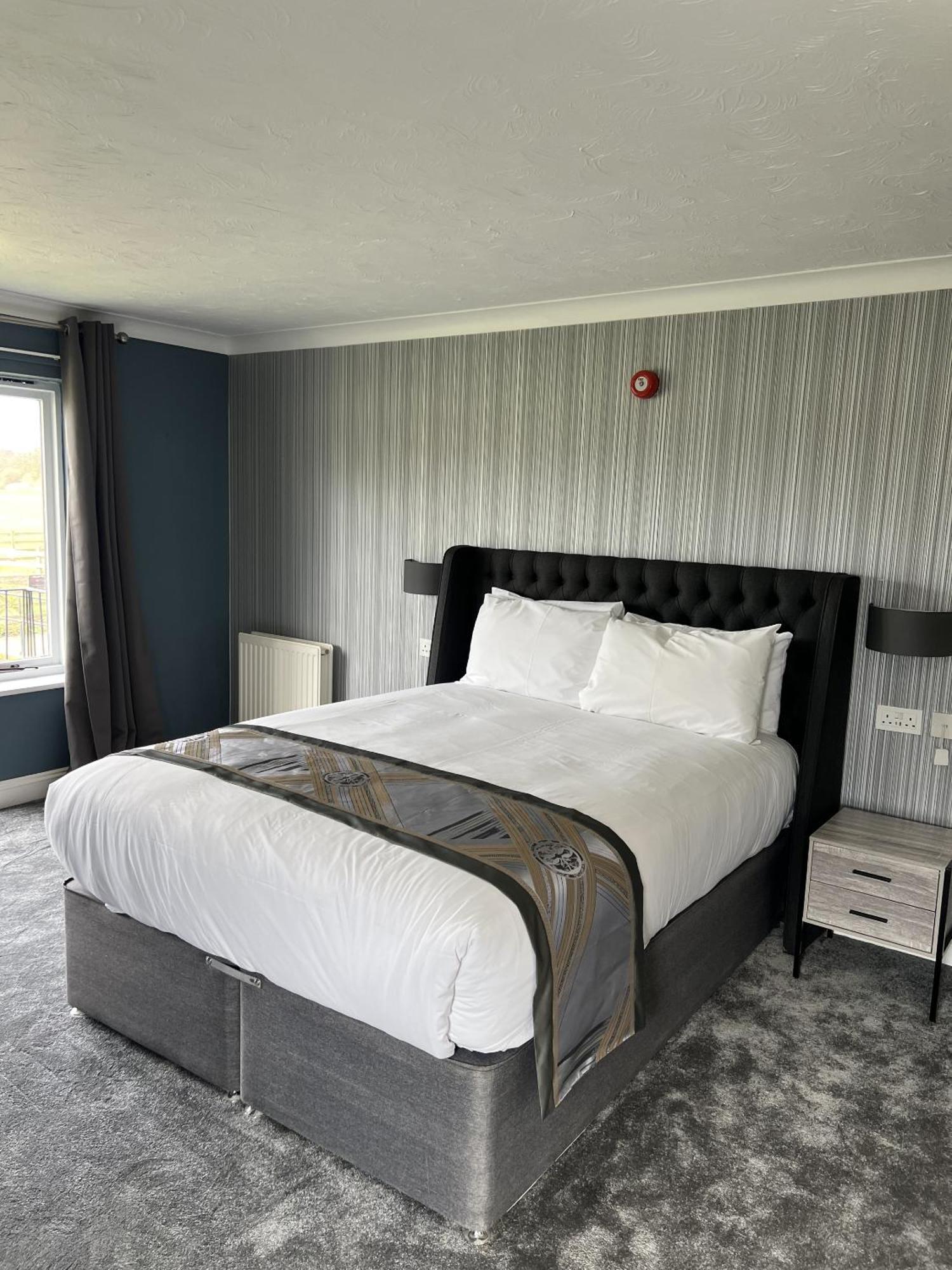 Dolphin Hotel Cambridge St Ives  Eksteriør bilde