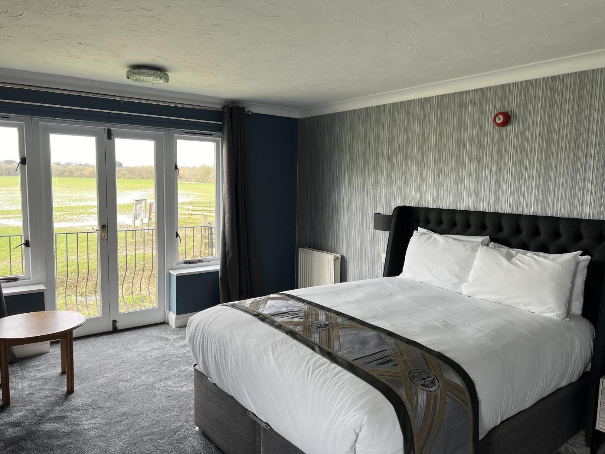 Dolphin Hotel Cambridge St Ives  Eksteriør bilde